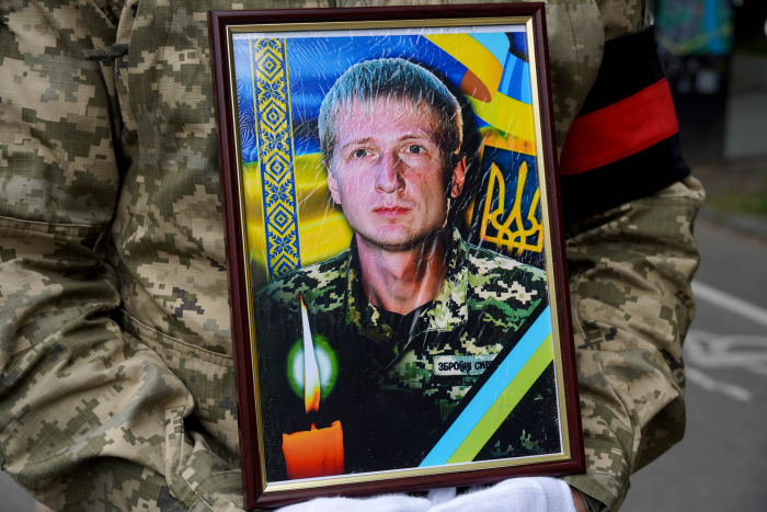 В Ужгороді сьогодні попрощалися із 37-річним старшим матросом Максимом Раком