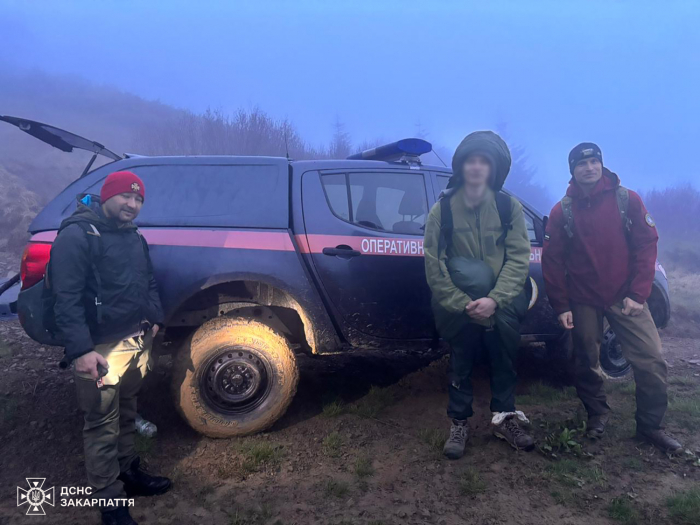Гірські рятувальники допомогли туристу, який заблукав на Петросі
