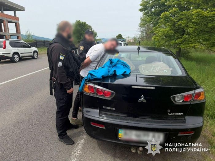 Поліцейські Тячева за лічені хвилини розшукали та затримали нетверезого викрадача авто