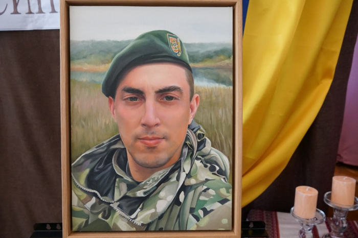 В Ужгороді відбувся вечір пам'яті полеглого Героя-прикордонника Віктора Синька