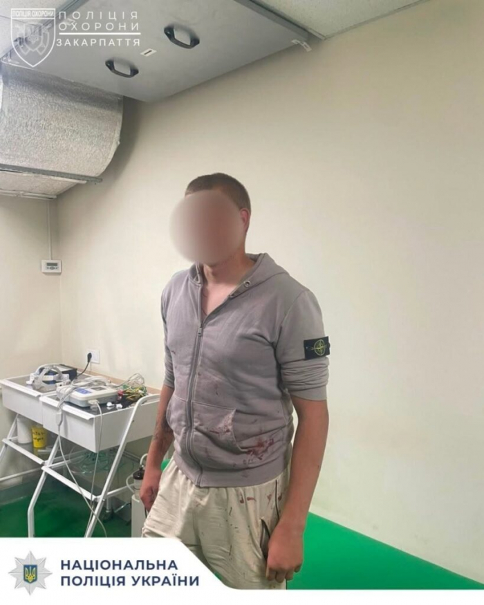 У Берегові поліцейські охорони затримали підозрюваного у крадіжці