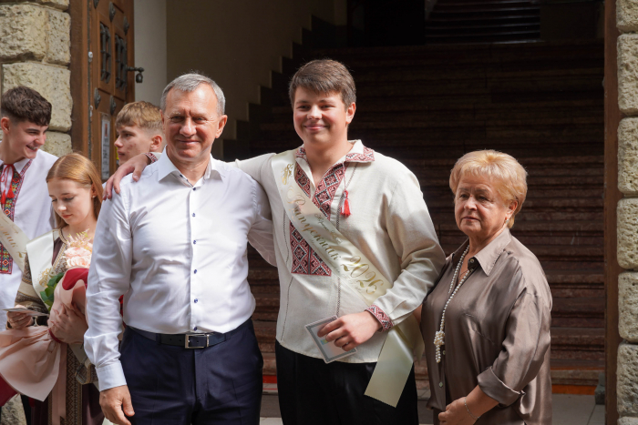 Богдан Андріїв: "Пишаємося кожним: 92 випускників ужгородського ліцею вирушили у доросле життя"