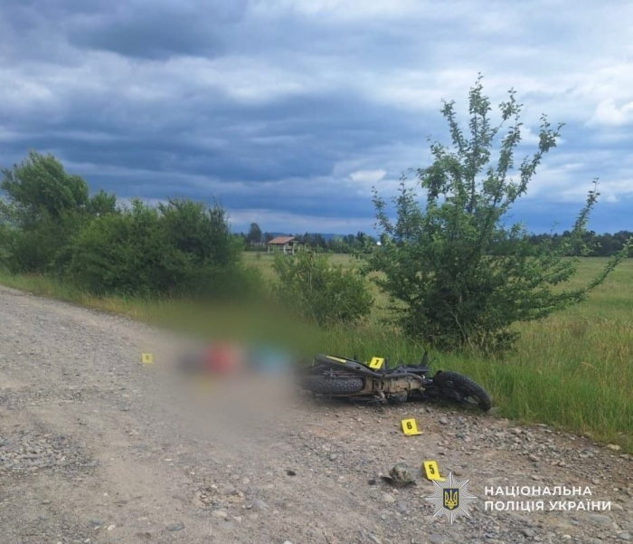 На Хустщині поліцейські встановлюють обставини смертельної ДТП за участі мотоцикліста