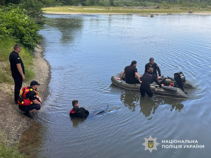 На Берегівщині тривають пошуки 10-річного хлопчика, якого віднесло течією Тиси: поліція просить допомогти з інформацією