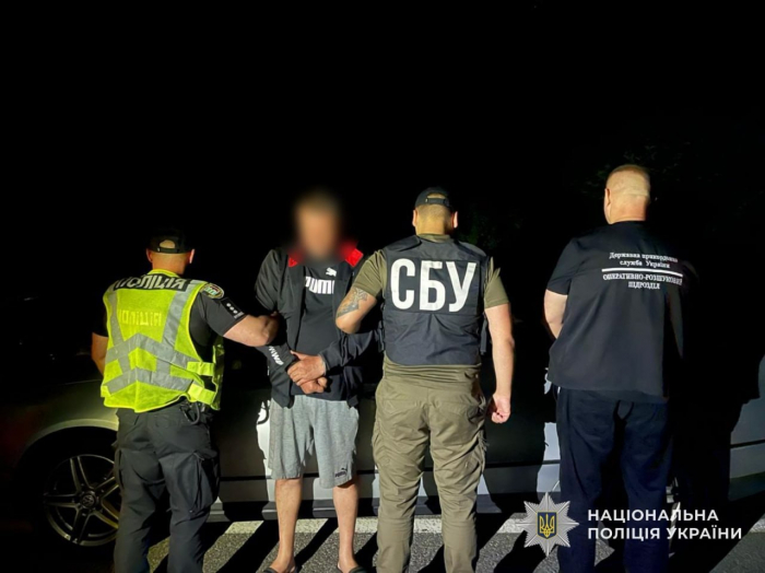 Трансфер, готель і переправа через Тису: поліція затримала організаторів незаконного виїзду за кордон