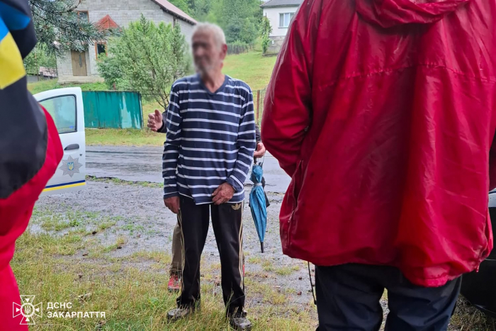 73-річний чоловік, який заблукав у лісі на Мукачівщині, самостійно повернувся додому