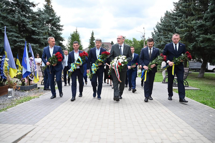 На Закарпатті вшанували пам’ять полеглих захисників України та героїв Угорської революції 1956 року