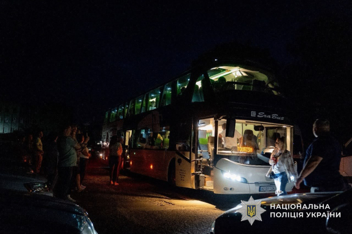Діти поліцейських-захисників із Закарпаття вирушили на оздоровлення до Словаччини