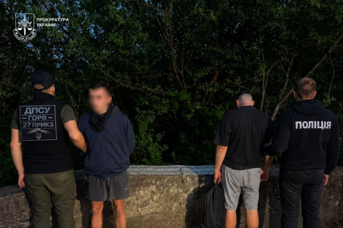 За вихідні на Закарпатті блокували дві схеми заробітку на незаконних втечах за кордон