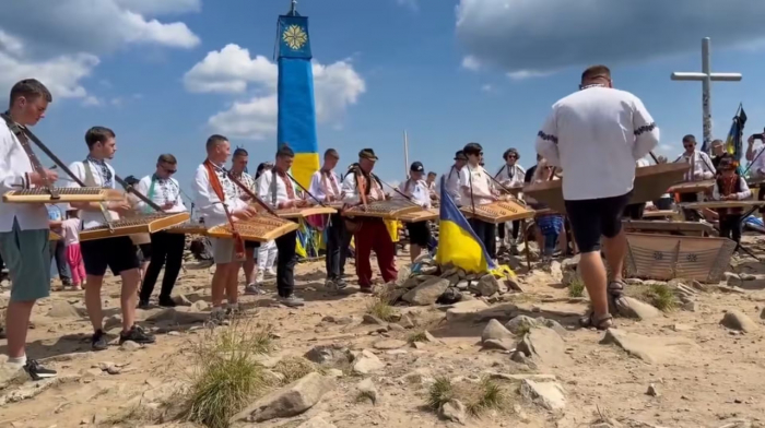 Понад 30 цимбалістів зіграли на Говерлі Гімн України та встановили національний рекорд