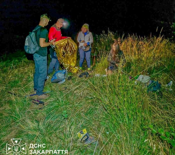 П’ятеро туристів заблукали в горах біля Синевиру: рятувальники допомогли спуститися