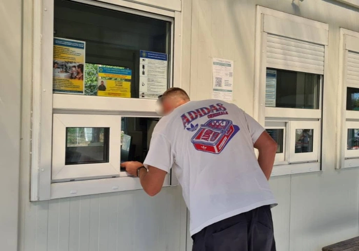 Прикордонники Чопського загону викрили спробу перетину кордону за підробленими документами