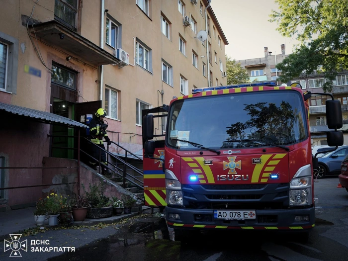 В Ужгороді горіла квартира у багатоповерхівці