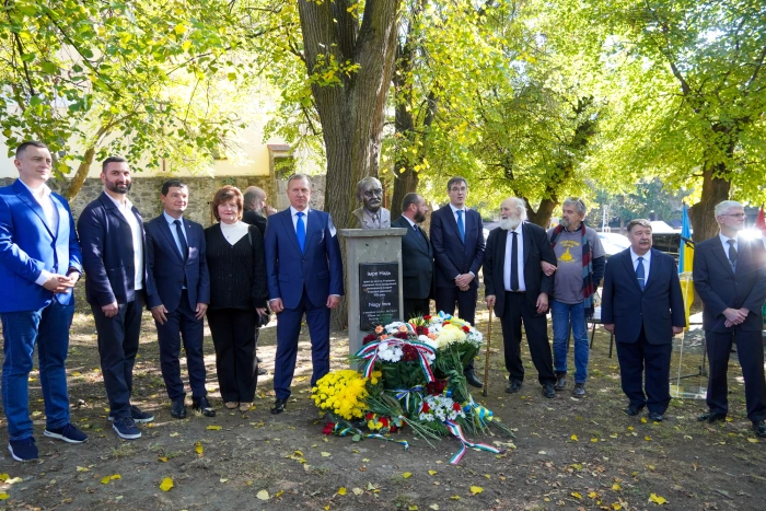 В Ужгороді відкрили пам’ятник Імре Надю – прем’єр-міністру Угорщини та одному з лідерів революції 1956 року