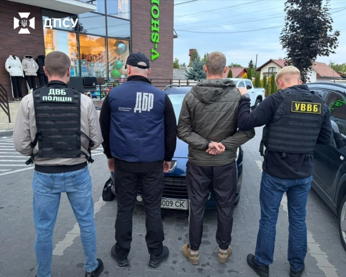 $7000 за переведення з фронту: на Закарпатті на хабарі затримали військового
