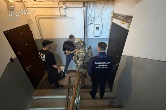 Збирав інформацію про оборонні підприємства та передавав її ворогу через батька: на Закарпатті харків’янина судитимуть за держзраду
