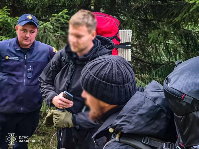 Під час походу двом киянам знадобилася допомога рятувальників