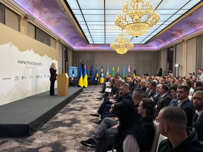 На Закарпатті відбувається форум «Інфраструктура росту»: обговорюють економічний розвиток регіону під час війни

