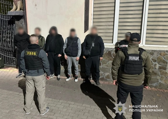 На Закарпатті поліція затримала підозрюваного у переправленні п’ятьох чоловіків через кордон
