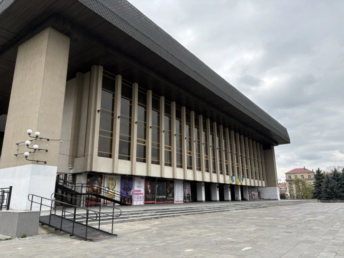 Закарпатський муздрамтеатр відкриє 106-й сезон чотирма виставами