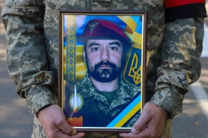 В Ужгороді сьогодні попрощалися зі ще одним захисником – 38-річним солдатом Юрієм Грицаком