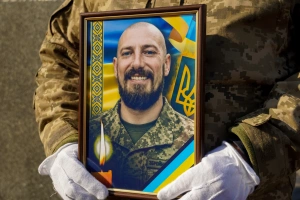 Ужгород знову в жалобі: сьогодні місто попрощалося із 40-річним молодшим сержантом Валентином Балогою
