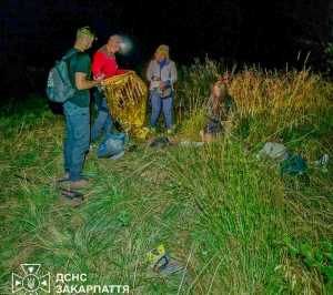 П’ятеро туристів заблукали в горах біля Синевиру: рятувальники допомогли спуститися
