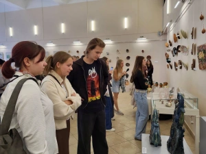 В Ужгороді відкрили виставку унікальної кераміки Закарпаття

