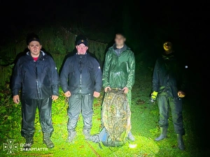 На Рахівщині рятувальники розшукали туриста, який заблукав у горах