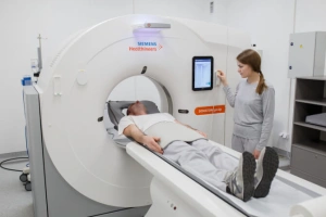 Чому закарпатці не завжди можуть пройти безоплатну КТ: НСЗУ оприлюднила результати перевірки