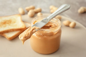 Топ-10 продуктів із високою калорійністю та чому вам все ж варто додати їх в раціон