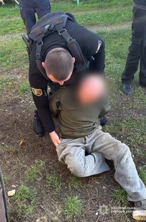 Стрілянина на Хустщині: двоє людей загинуло, поліція затримала озброєного нападника